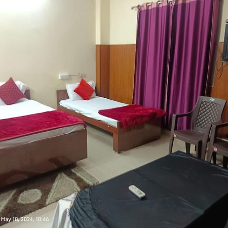 Goroomgo Varanasi Paradise Varanasi - Parking & Restaurant Available - Perfect Location And Comfortable Room 外观 照片