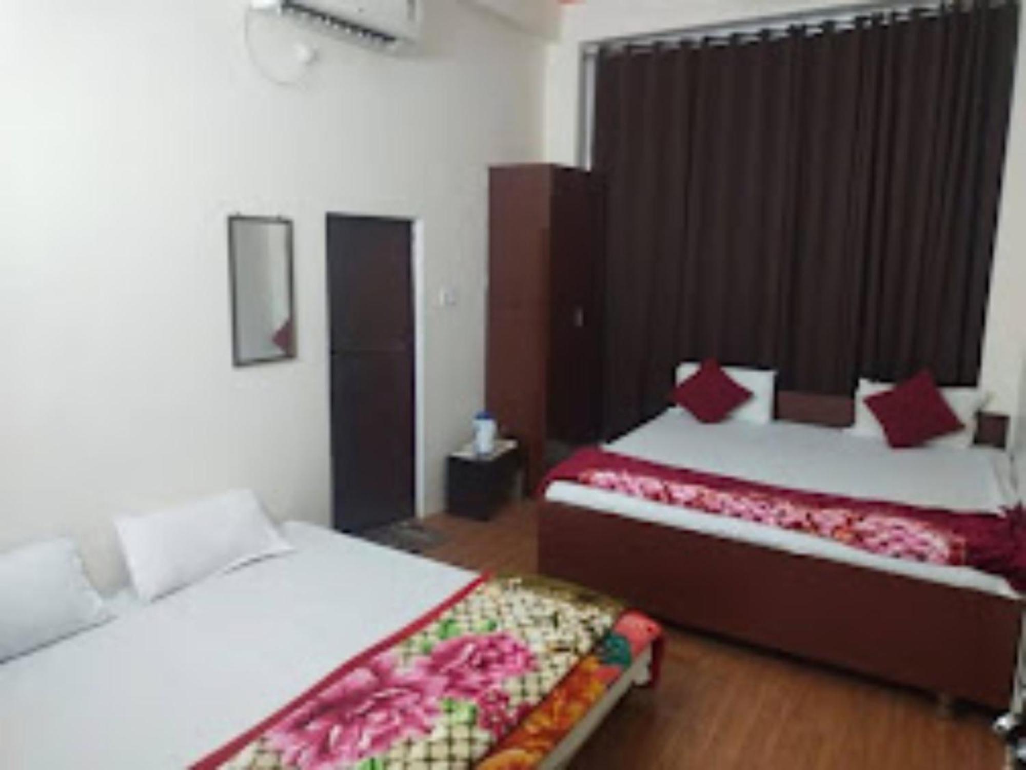 Goroomgo Varanasi Paradise Varanasi - Parking & Restaurant Available - Perfect Location And Comfortable Room 外观 照片