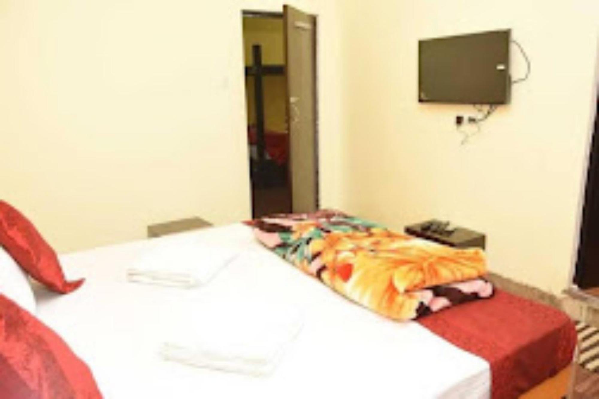 Goroomgo Varanasi Paradise Varanasi - Parking & Restaurant Available - Perfect Location And Comfortable Room 外观 照片