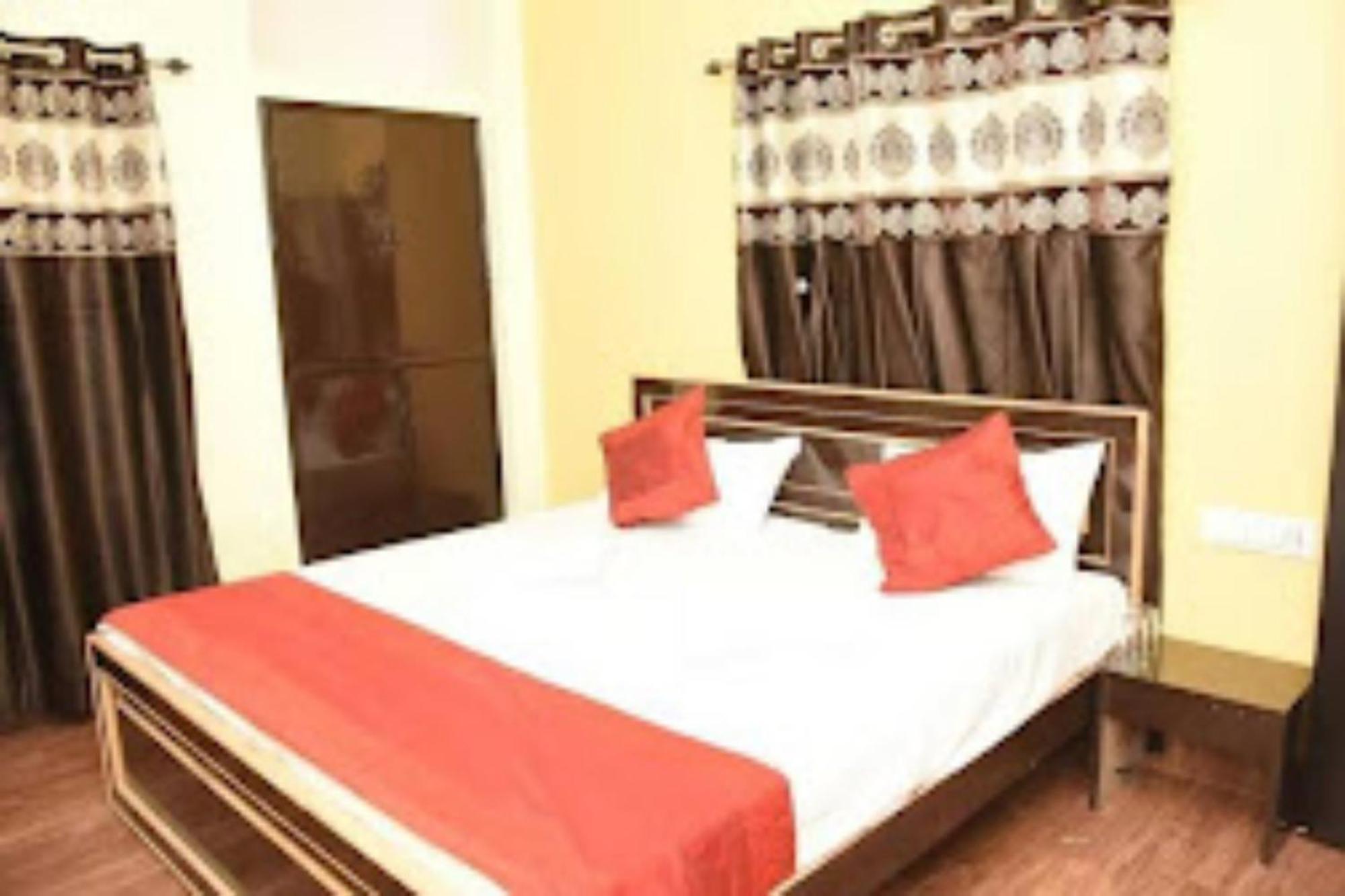 Goroomgo Varanasi Paradise Varanasi - Parking & Restaurant Available - Perfect Location And Comfortable Room 外观 照片