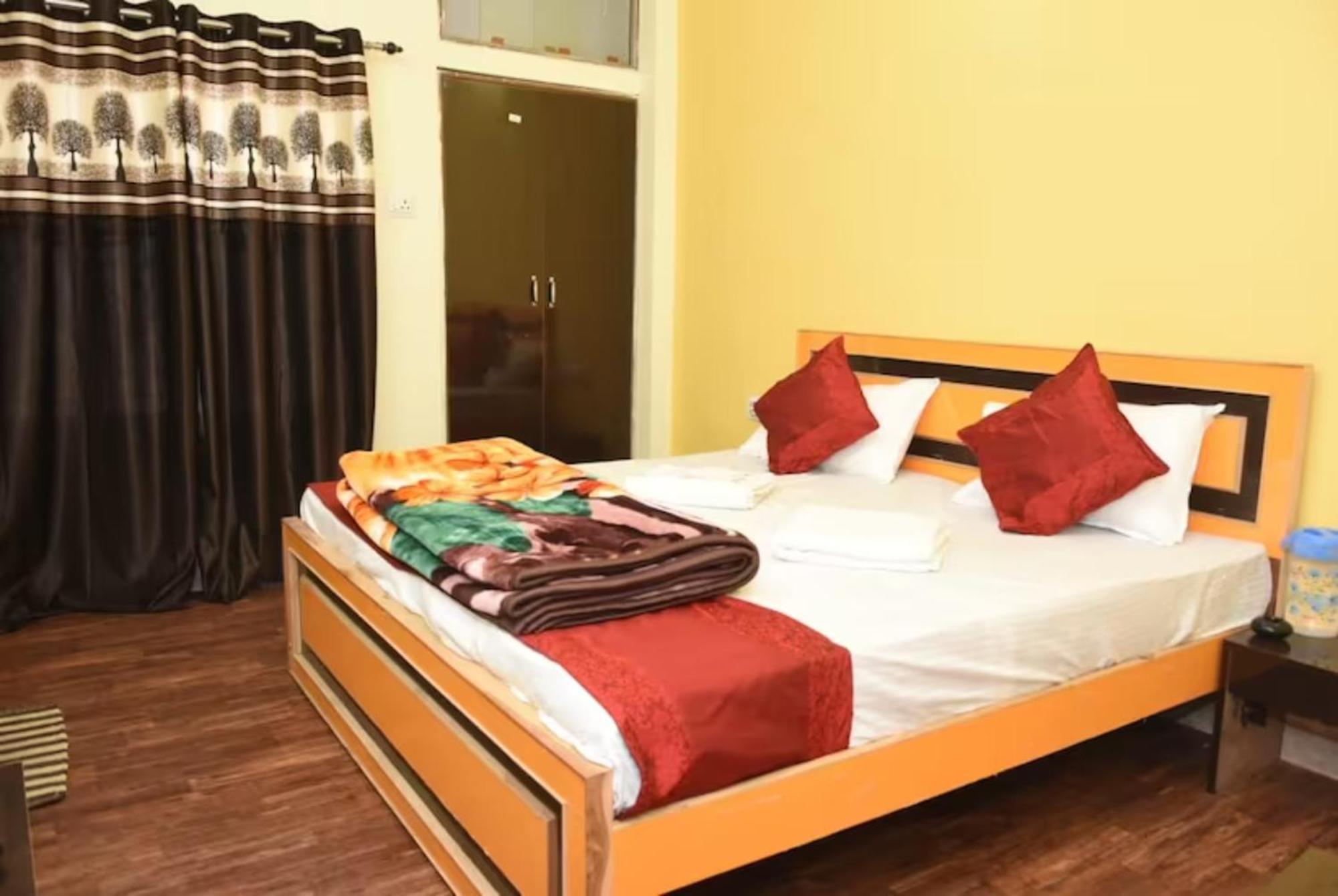 Goroomgo Varanasi Paradise Varanasi - Parking & Restaurant Available - Perfect Location And Comfortable Room 外观 照片