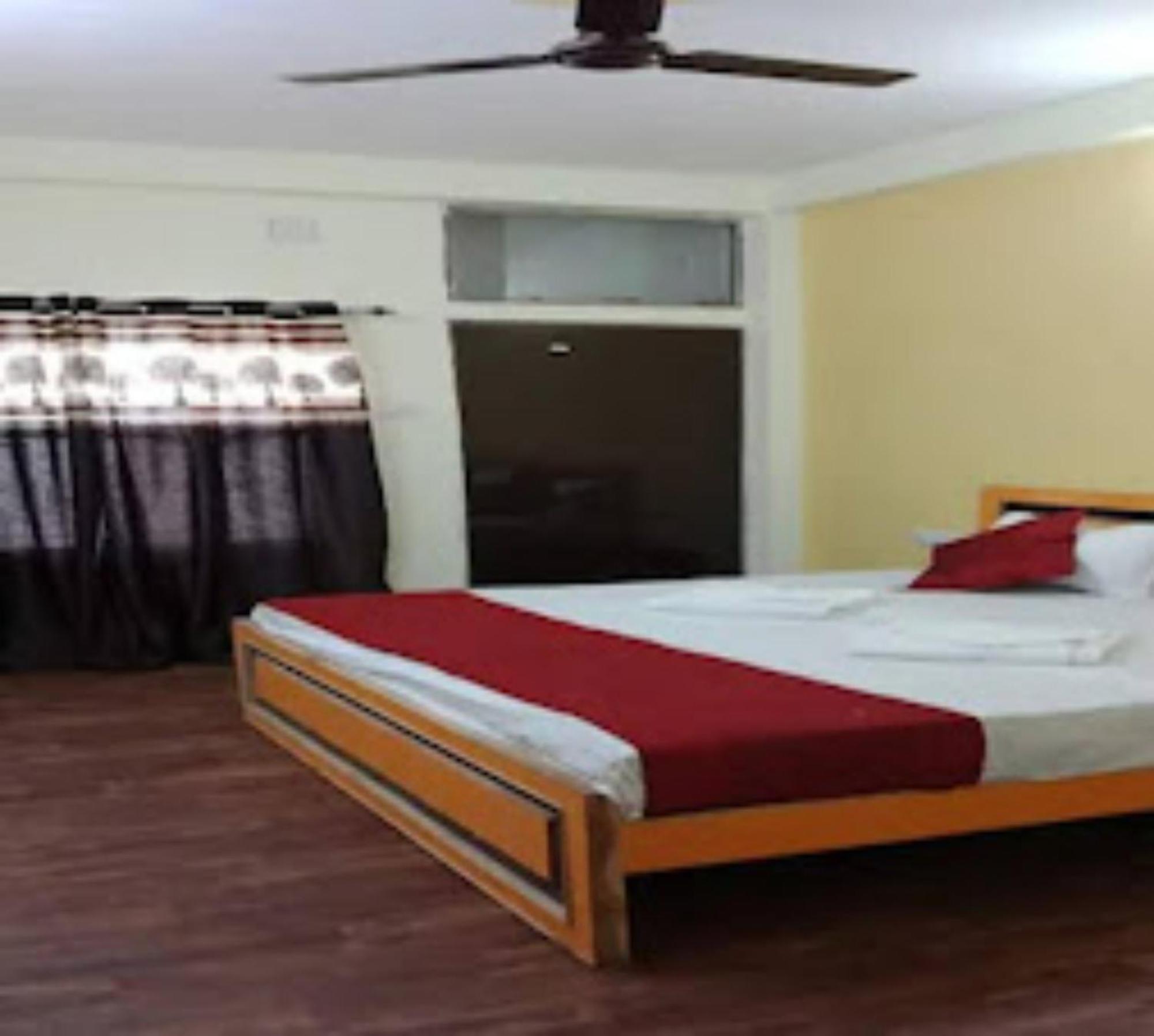 Goroomgo Varanasi Paradise Varanasi - Parking & Restaurant Available - Perfect Location And Comfortable Room 外观 照片