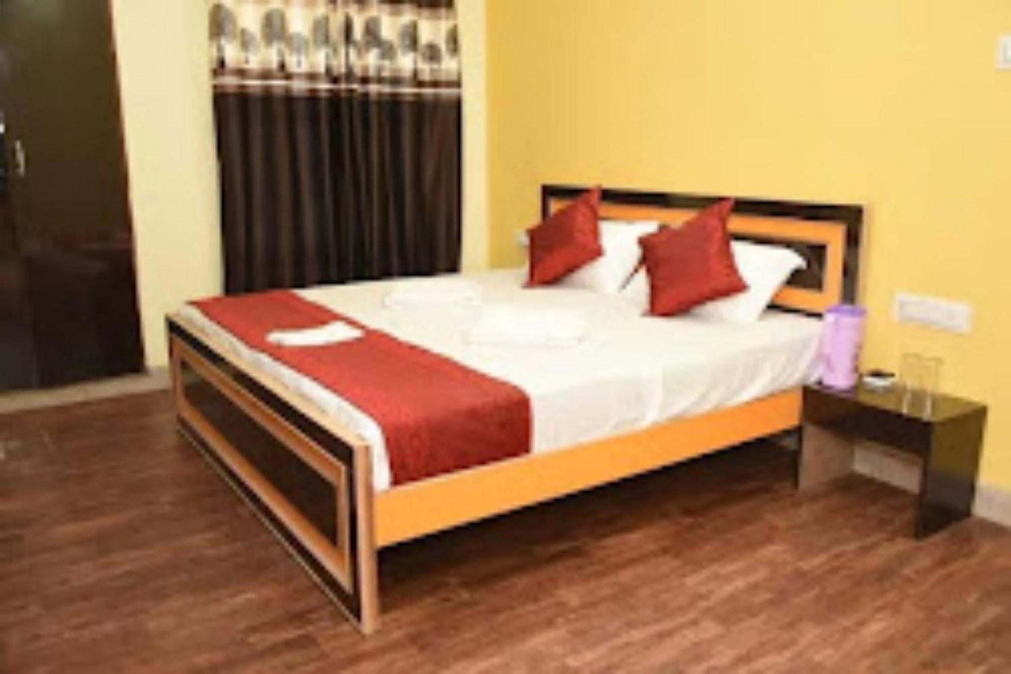 Goroomgo Varanasi Paradise Varanasi - Parking & Restaurant Available - Perfect Location And Comfortable Room 外观 照片