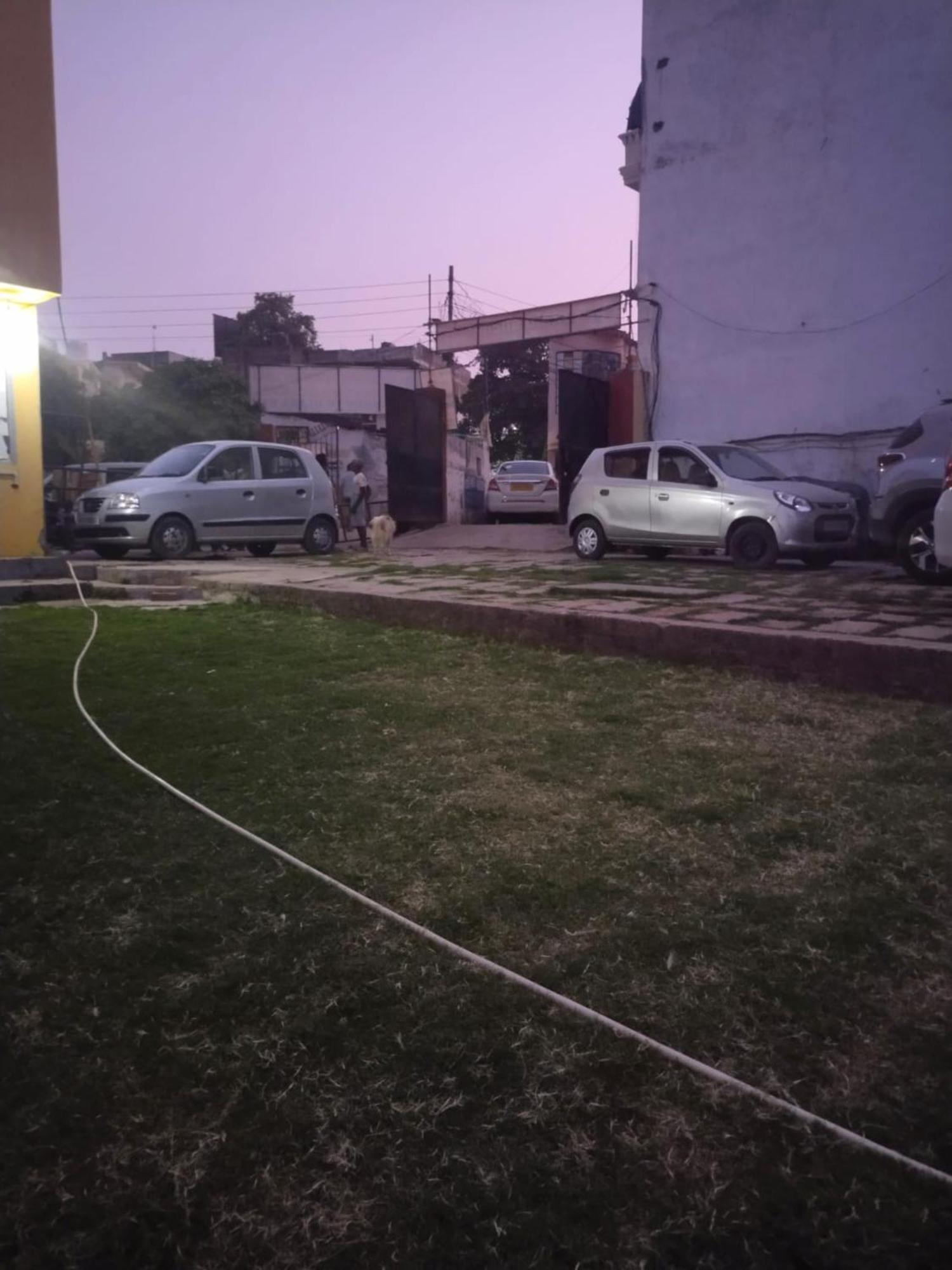 Goroomgo Varanasi Paradise Varanasi - Parking & Restaurant Available - Perfect Location And Comfortable Room 外观 照片
