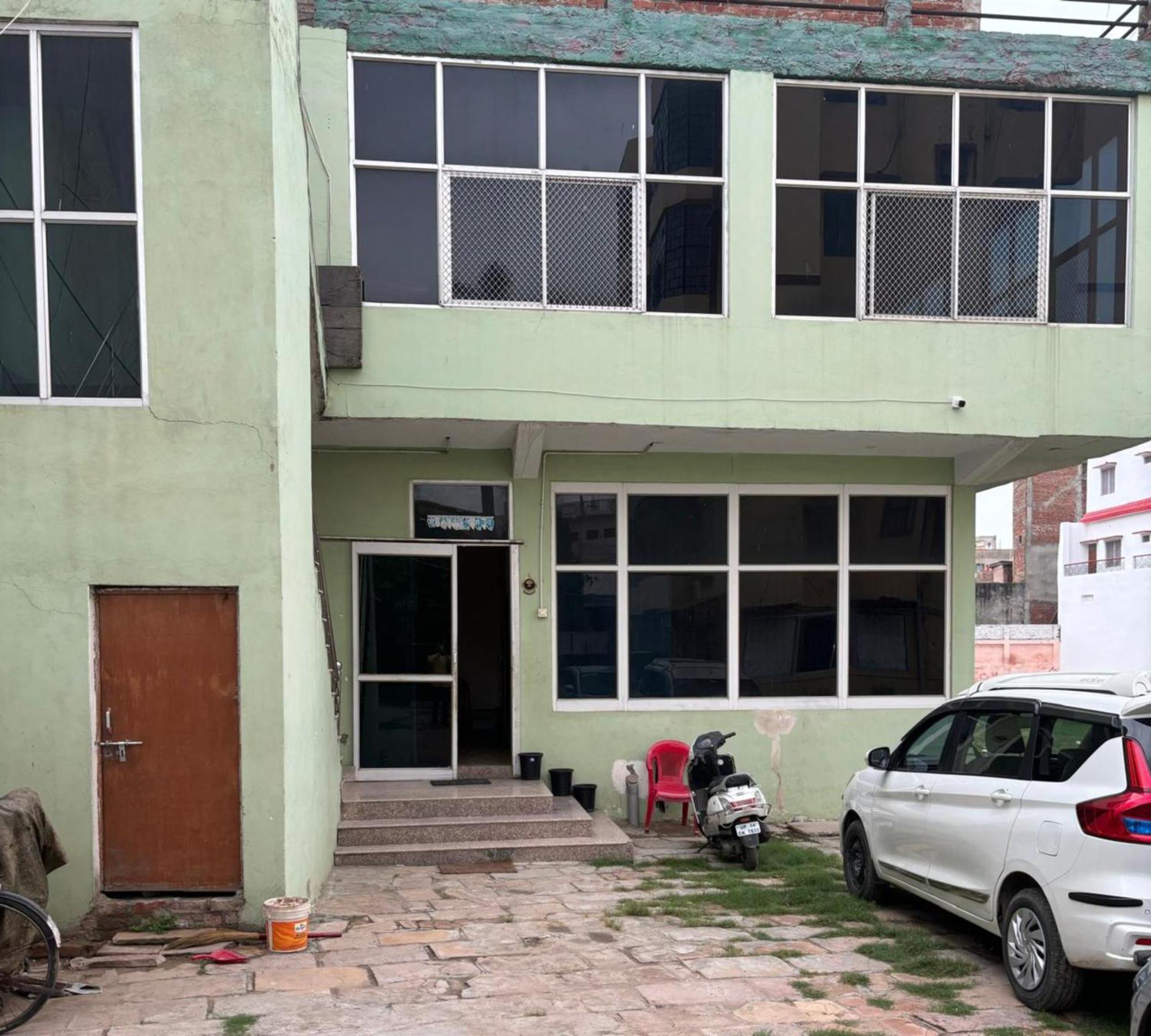 Goroomgo Varanasi Paradise Varanasi - Parking & Restaurant Available - Perfect Location And Comfortable Room 外观 照片