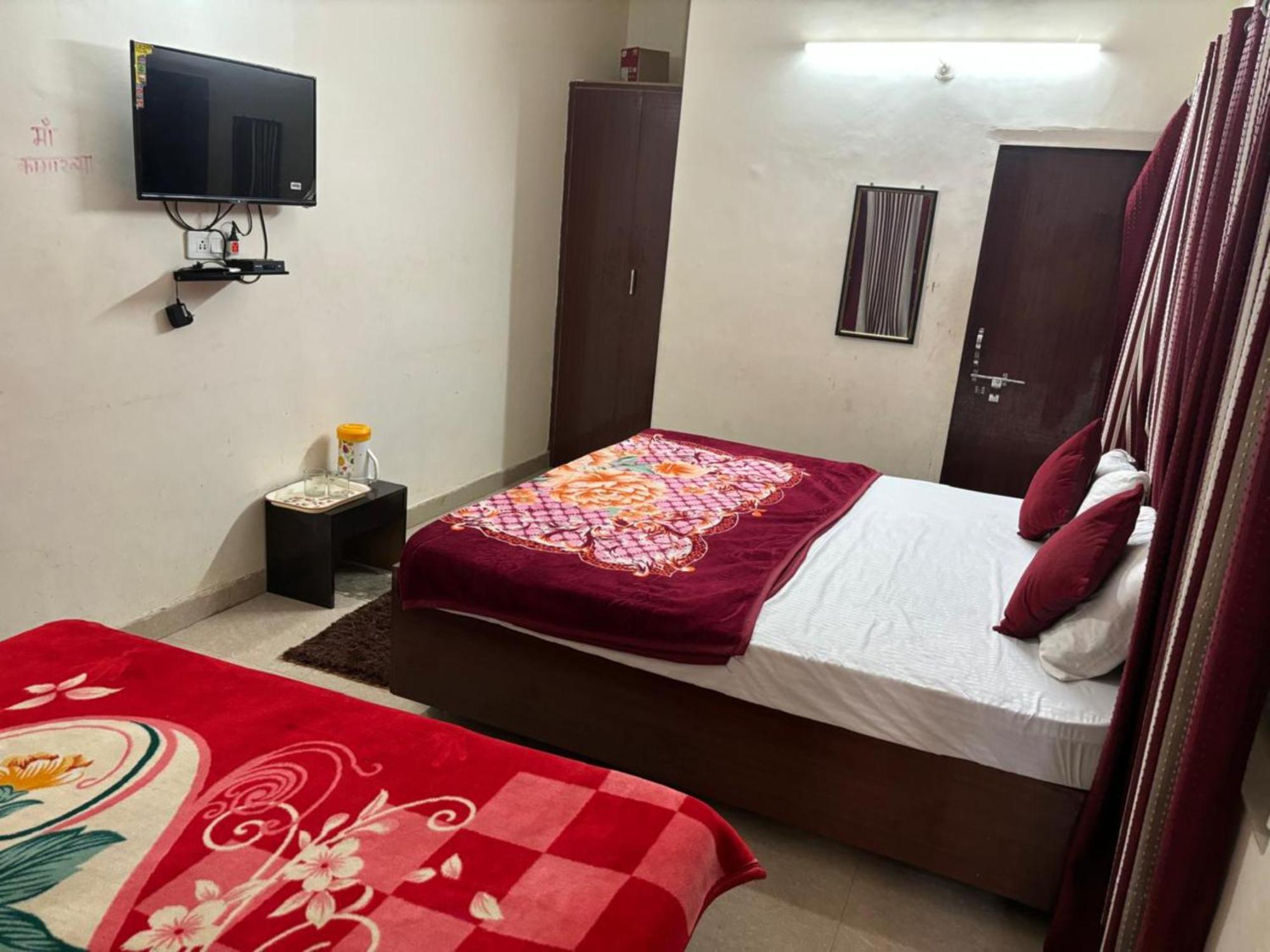 Goroomgo Varanasi Paradise Varanasi - Parking & Restaurant Available - Perfect Location And Comfortable Room 外观 照片